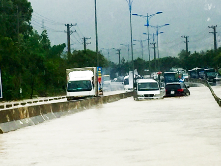 Tìm giải pháp chống ngập trên Đại lộ Nguyễn Tất Thành