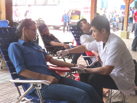 Hơn 600 đoàn viên, sinh viên tham gia hiến máu tình nguyện