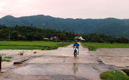 Đập tràn tại thôn Bình Trung 2, xã Vạn Bình.