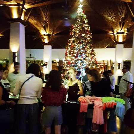 Khu nghỉ mát Amiana thắp sáng cây thông Noel