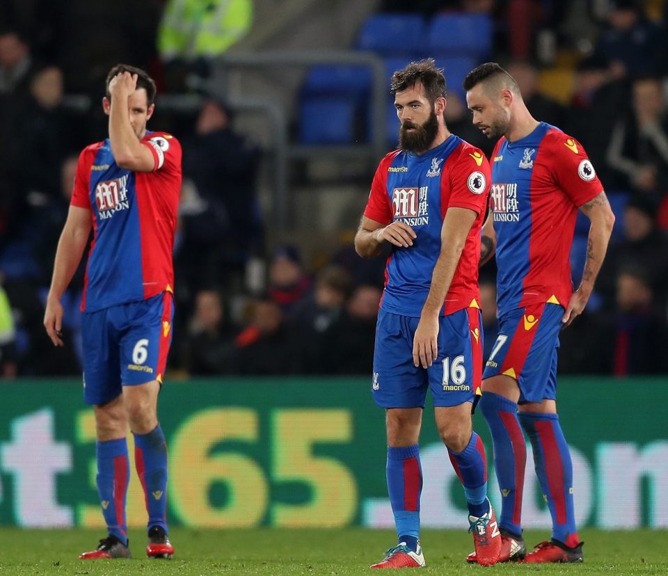 Cùng bám đuổi Chelsea