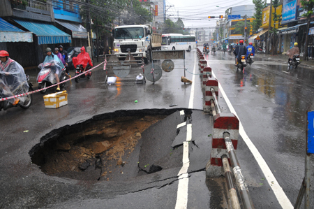 Đường Lê Hồng Phong, Nha Trang xuất hiện "hố tử thần"