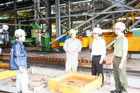 Siết chặt quản lý lao động người nước ngoài