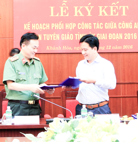 Ký kết chương trình phối hợp công tác