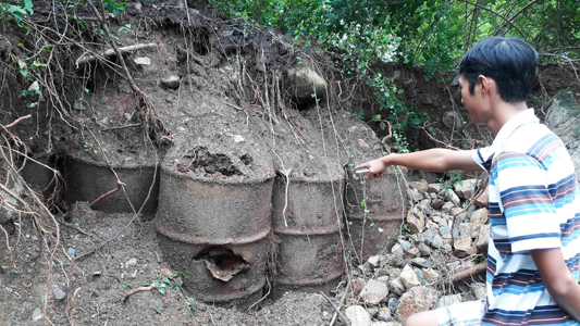 Thùng phuy lạ được người dân phát hiện