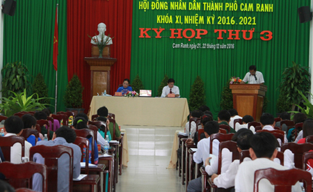 Quang cảnh kỳ họp HĐND TP. Cam Ranh