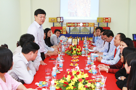 Đoàn Công tác của Ban Thi đua khen thưởng Trung ương thăm Nhà máy Chế biến nguyên liệu yến sào