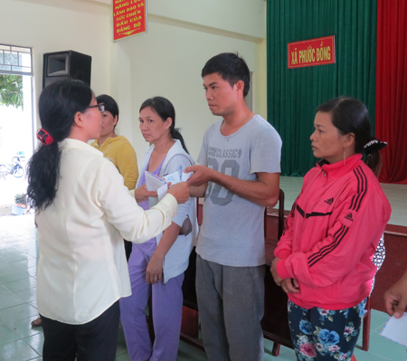 Hỗ trợ 6,2 triệu đồng cho gia đình bị thiệt hại do lũ lụt