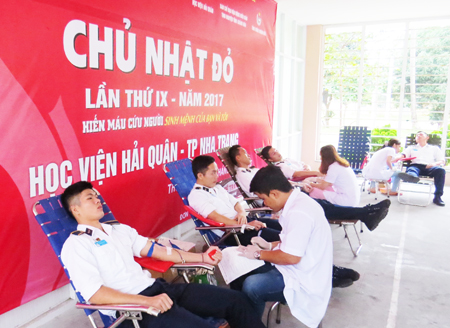 Hơn 700 học viên, đoàn viên tham gia "Ngày Chủ nhật đỏ"