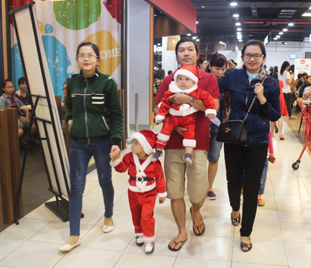 Many children dress as Santa Claus on Christmas Eve.