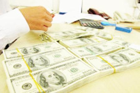 Giá USD tự do giảm nhanh