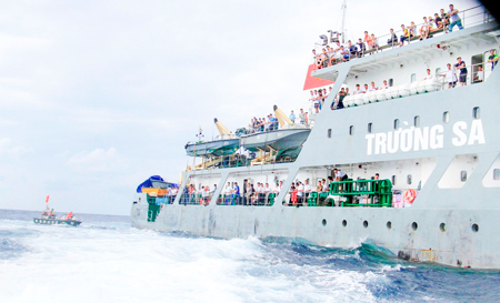 Mang Tết ra Trường Sa