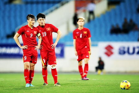 Sự có mặt của Xuân Trường (phải) trong tốp 5 là điều đáng chú ý