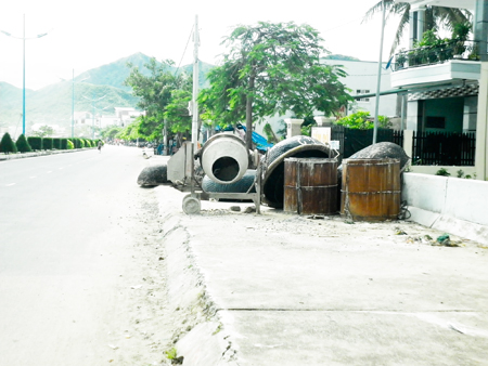 Hành lang cầu thành kho chứa