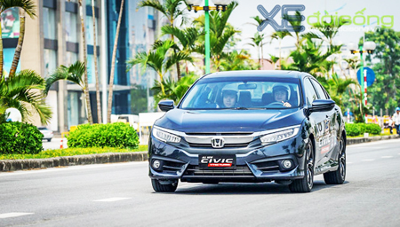  Honda Civic là mẫu sedan cỡ C gây đột phá trên thị trường nhờ trang bị động cơ nhỏ có turbo