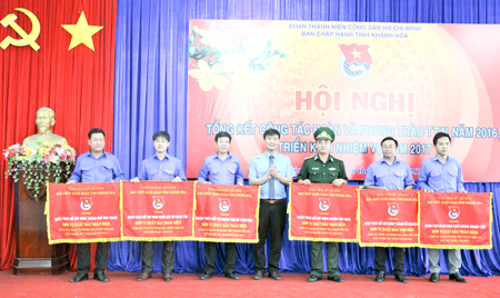 Tổng kết công tác Đoàn và phong trào thanh thiếu nhi năm 2016