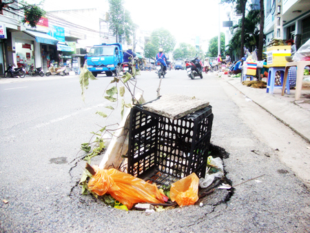 Hố dưới lòng đường