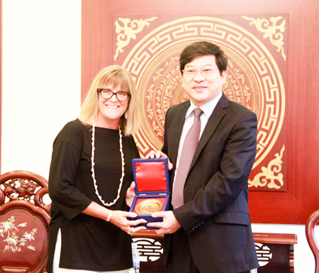 Lãnh đạo tỉnh tiếp Tổng lãnh sự Australia