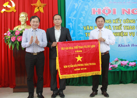 Nhận Cờ thi đua của Bộ Văn hóa, Thể thao và Du lịch
