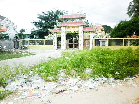 Nhếch nhác trước khu di tích lịch sử văn hóa