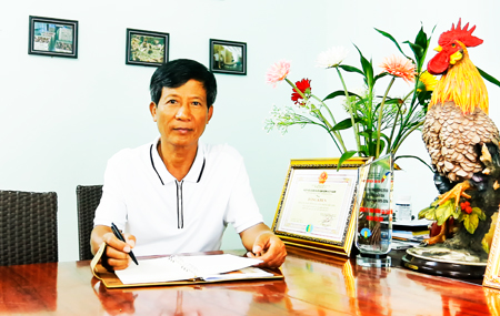 Dồn tiền tỷ nuôi gà