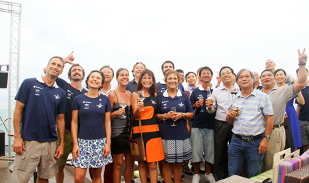 Các thành viên gia đình Schurmann được chào đón tại Nha Trang
