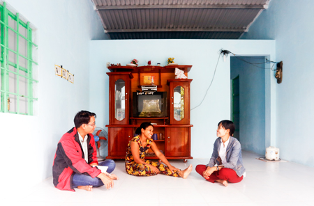 Bên trong ngôi nhà mới của chị Cao Thị Lạng ở thôn Hòn Dù, xã Khánh Nam