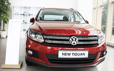  Mẫu xe Tiguan có mức giá bán lẻ 1,24 tỷ đồng, giảm 50 triệu đồng so với giá niêm yết