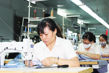 Doanh nghiệp điều chỉnh lương cho người lao động