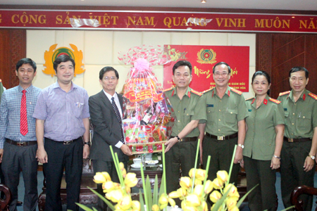 Lãnh đạo tỉnh Khánh Hòa thăm, chúc Tết các đơn vị