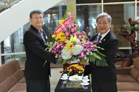 Thăm các đơn vị đầu năm mới