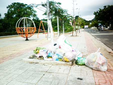 Cần giữ gìn vệ sinh nơi công viên