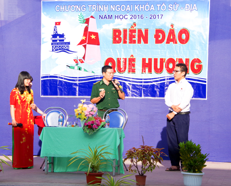 Hơn 1.000 học sinh tham gia chương trình "Biển đảo quê hương"