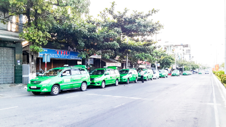 Không phát triển thêm xe taxi trong năm 2017