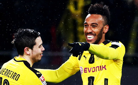 Aubameyang đang dẫn đầu cuộc đua với 34 điểm