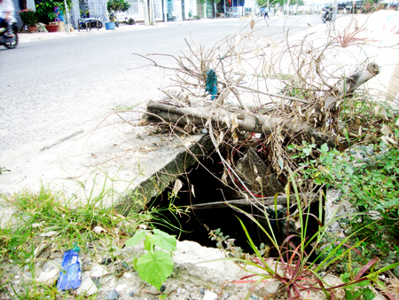 Hố ga sập nắp nguy hiểm