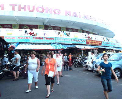 Chuyển đổi mô hình quản lý chợ: Nâng cao hiệu quả kinh doanh