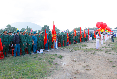 Quang cảnh ngày hội giao quân ở Ninh Hòa