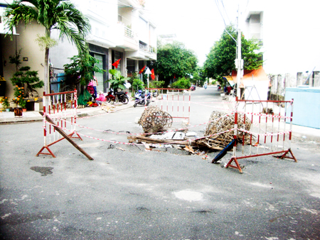 Cần khắc phục hố nguy hiểm