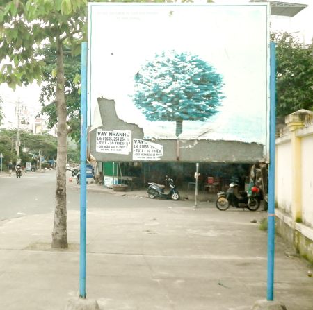 Nên thay nội dung bảng tuyên truyền