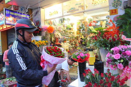 Thị trường hoa ngày Valentine: Sức mua thấp