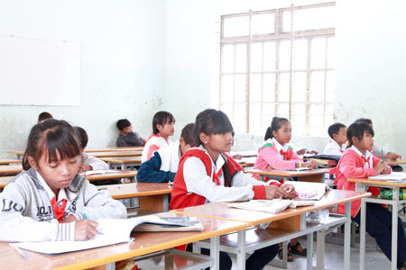 Mong được miễn giảm học phí