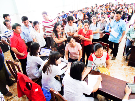 Hoạt động hiến máu tình nguyện ở phường Ninh Hiệp  thu hút đông đảo người dân tham gia