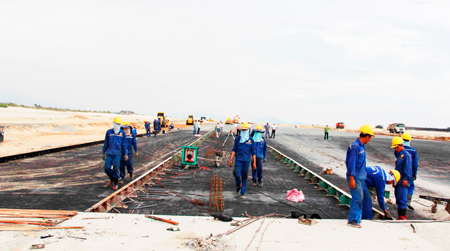 Sân bay quốc tế Cam Ranh: Chật vật nâng cấp