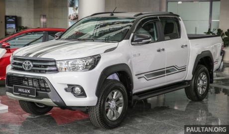 Toyota Hilux phiên bản mới có giá 644 triệu đồng tại Malaysia