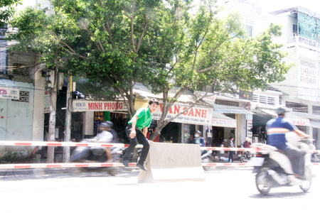 Người đi bộ vi phạm an toàn giao thông: Khó xử lý