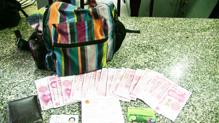 Bắt 2 đối tượng trộm cắp trên bãi biển