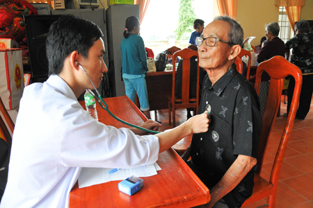 Khám bệnh miễn phí cho hơn 150 người dân