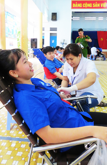 Đoàn viên, thanh niên TP. Nha Trang tham gia hiến máu tình nguyện