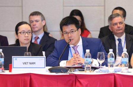 Đoàn đại biểu Việt Nam phát biểu tại cuộc họp về triển vọng kinh tế APEC